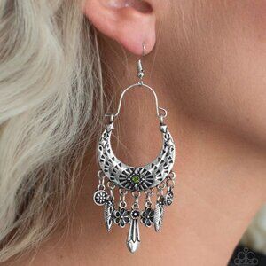 Paparazzi Jewelry Accessories - Nature Escape - Green Earrings - Vintage